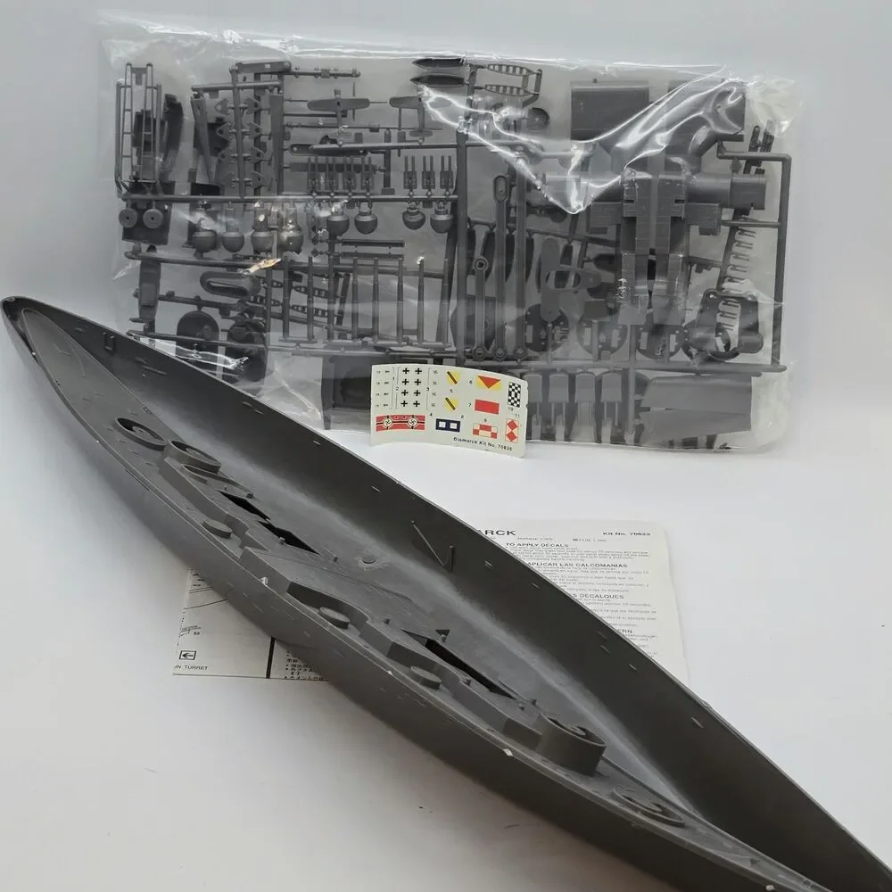 Lindberg Bismarck WW 2 German Battleship Kit # 70825 Open Box Sealed Bag